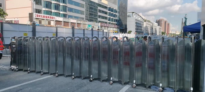 深圳不銹鋼伸縮門.jpg